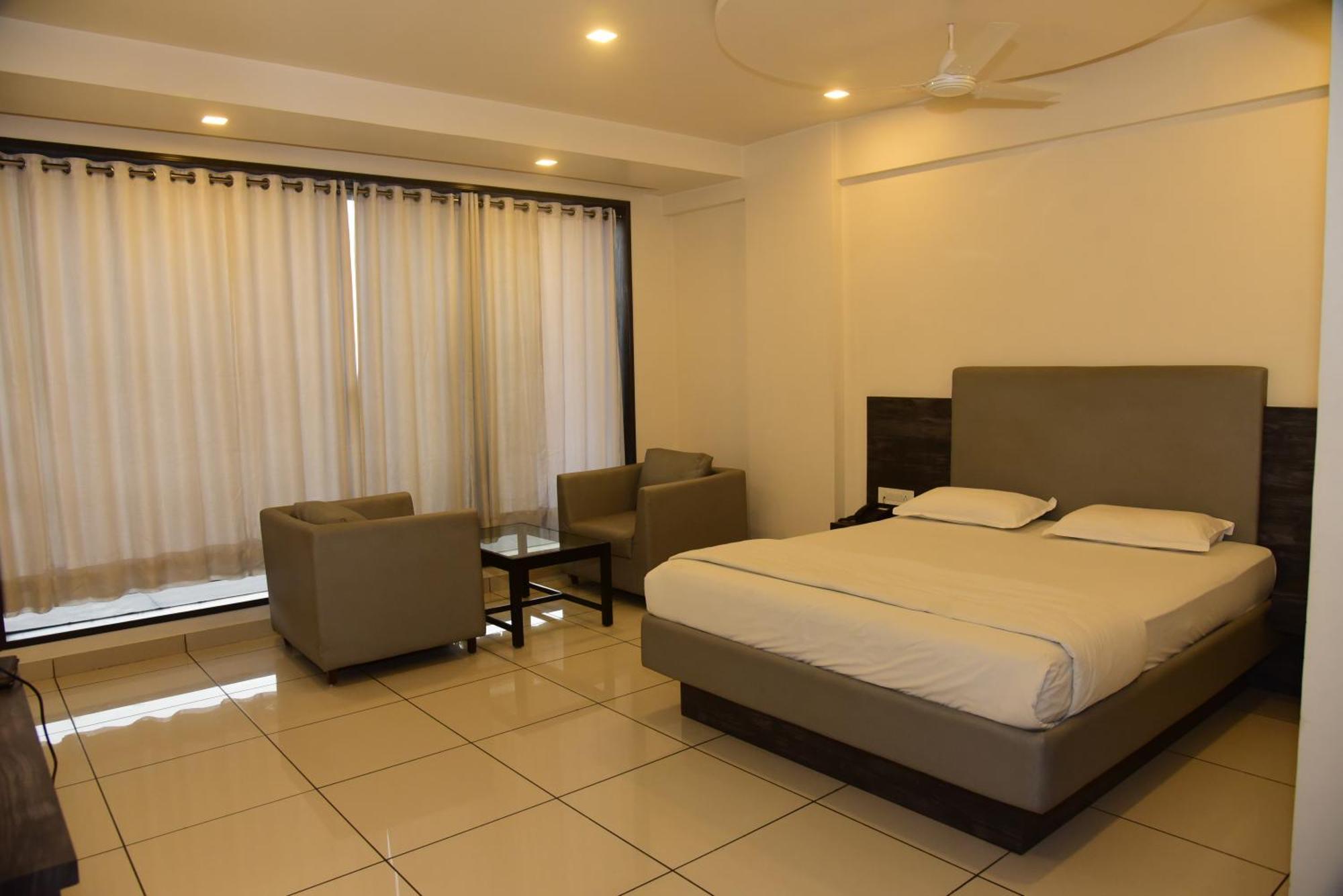 Srijan Inn Ābu Road Exterior foto